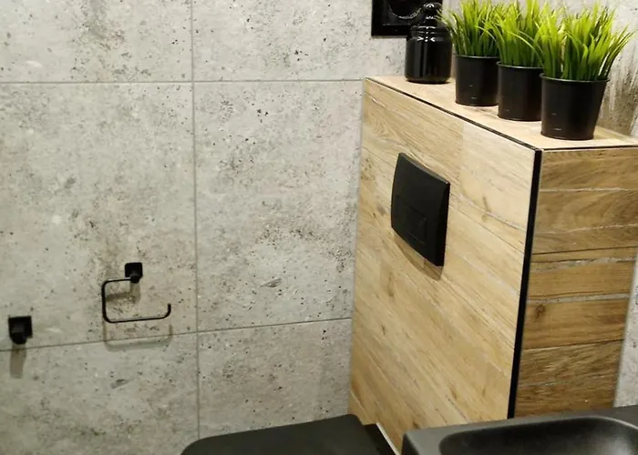 Ul.powstania Wielkopolskiego 18 *